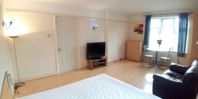 Grand Double, Bills, Parking & Broadband Included Main Photo