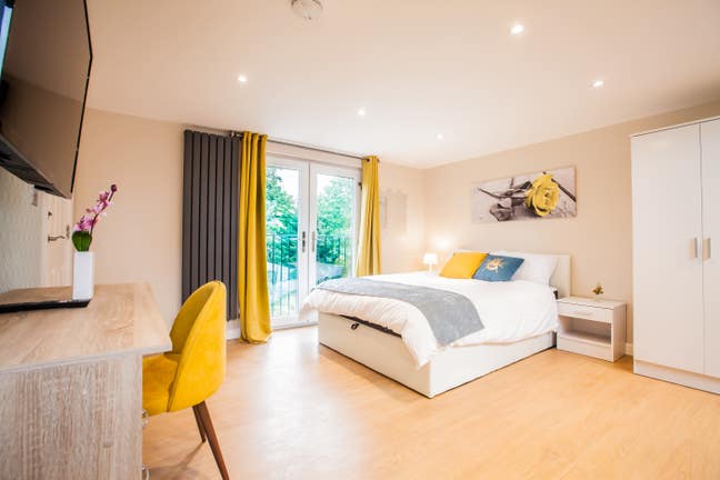 Spacious Luxury Studio in Wandsworth for couples Main Photo