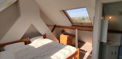 Large Bright Double Ensuite Room in shared house. Main Photo