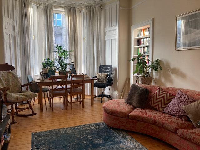 Double room in Leith flat (3-6 month)  Main Photo