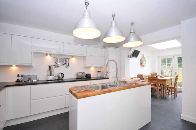Summer Let -Beautiful Victorian House St Dunstans  Main Photo