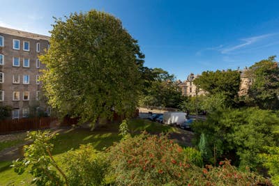 Double room next to river with chilled house mates Main Photo