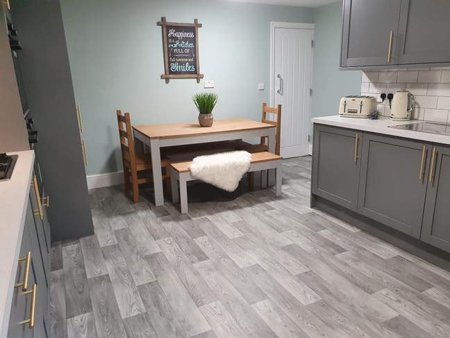 Double Room with Own Shower Room. Main Photo
