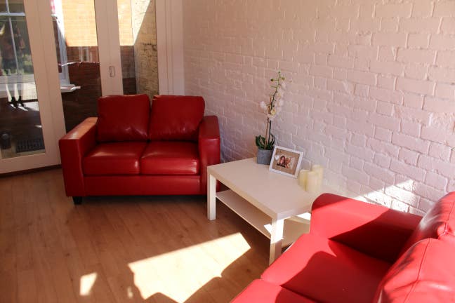 En-suite bathroom - All Bills Included Main Photo