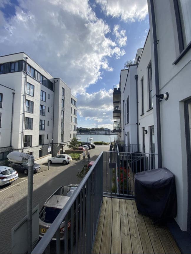 Large double bedroom for rent available September. Main Photo