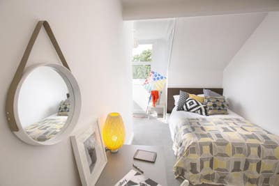 Special Offer: 5 Rooms Available . Bills Included Main Photo