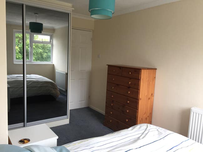 Clean, tidy, responsible person to share home Main Photo
