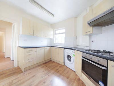 All Bills Included 3 Bed Flat In Clapham Junction Main Photo
