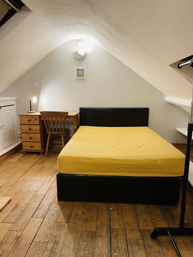 Double Room Available  Main Photo