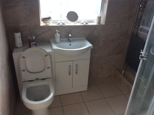 Large room available  Main Photo