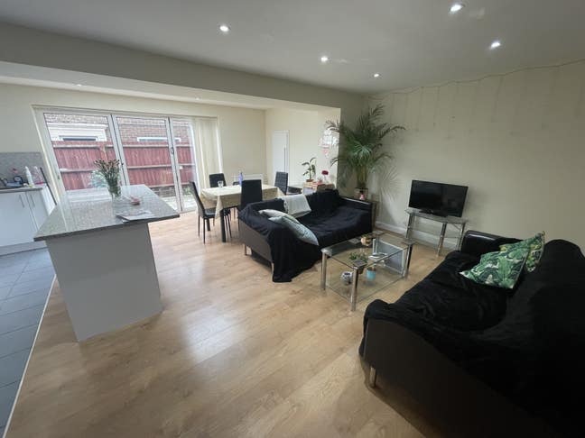 En-suite room  in Clapham Common House SW4  Main Photo