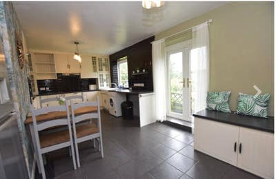 Leeds Double Bedrooms 15 mins from City Centre  Main Photo