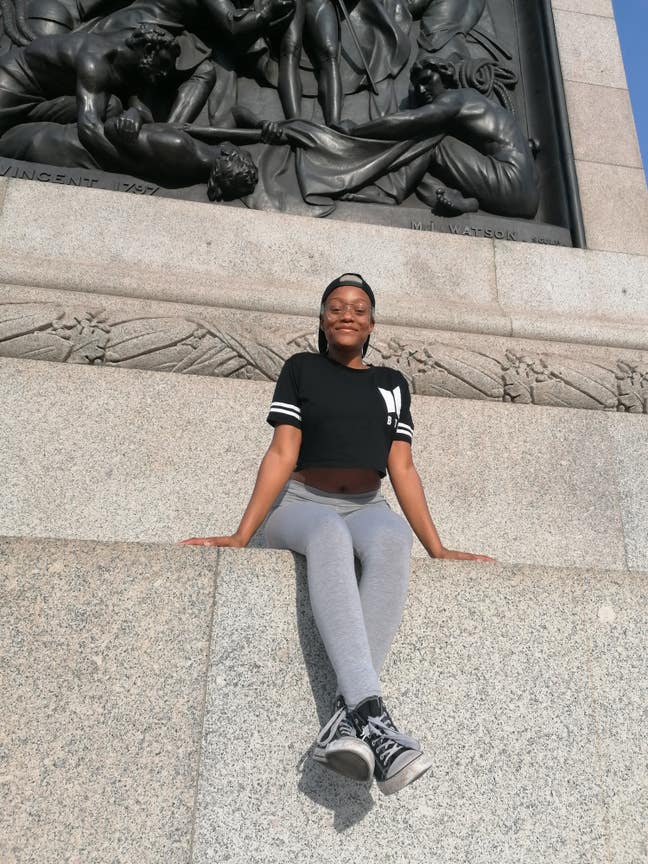 Lambeth Girl looking to stay local.  Main Photo