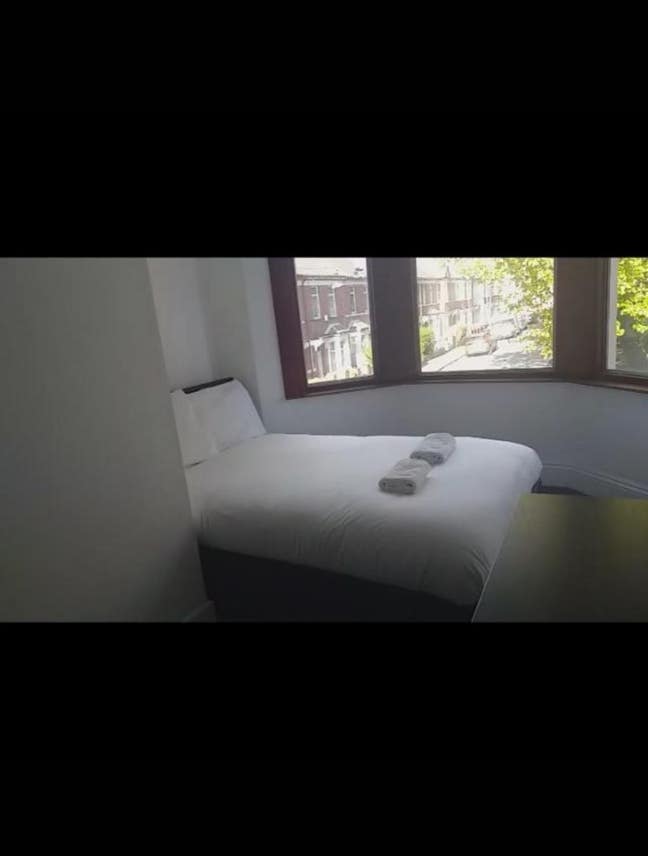 Furnished Double Rooms Available  Main Photo