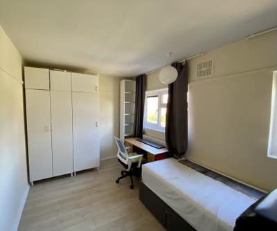 Beautiful bright room with garden CB5 Main Photo