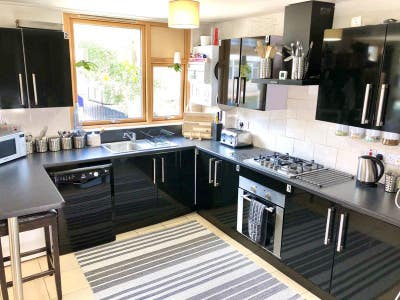 Cozy Double Room in Gay Flatshare in Stockwell :) Main Photo