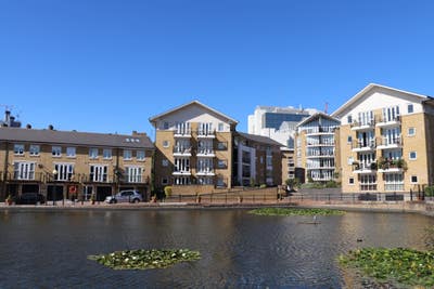 Two bedroom flat with En-suite/Bathroom Tower Hill Main Photo