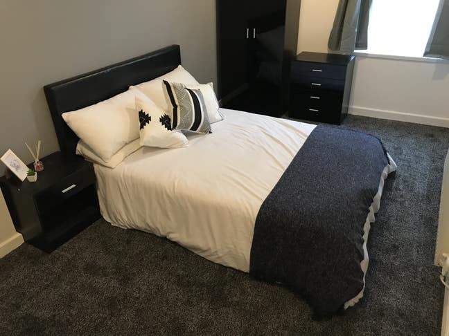 Bills Included - Spacious House in Great Location  Main Photo