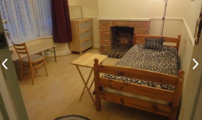 Available Now, room in fully furnished house share Main Photo
