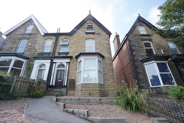 3 Double bedroom student house in prime location Main Photo