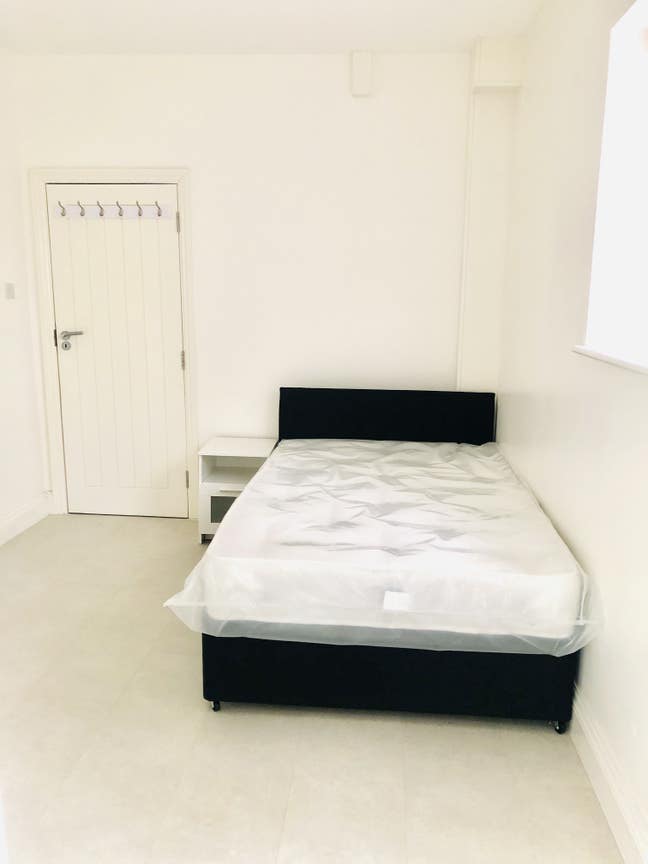 Self-Contained North Harrow Studio (Bills Inc.) Main Photo