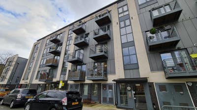 2 Bed Flat W/Ensuite & Balcony Main Photo