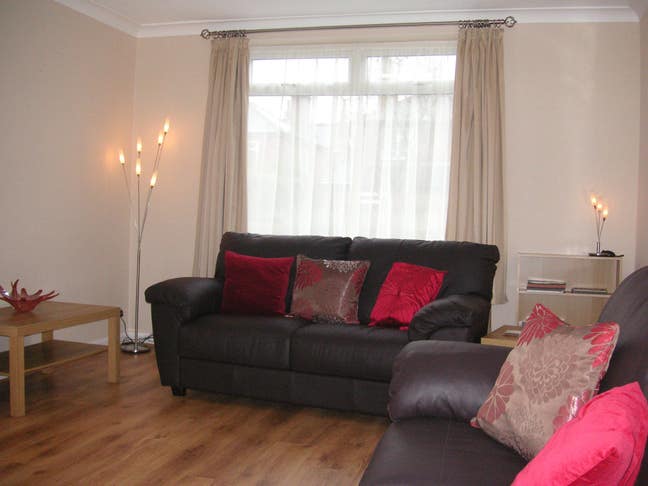Superior Quality House - Two Rooms Available Main Photo