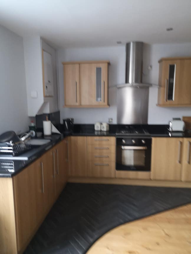 Refurbed house to share Main Photo