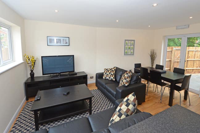🏡Double En-suite | 18 Mins Walk Town | Parking Main Photo