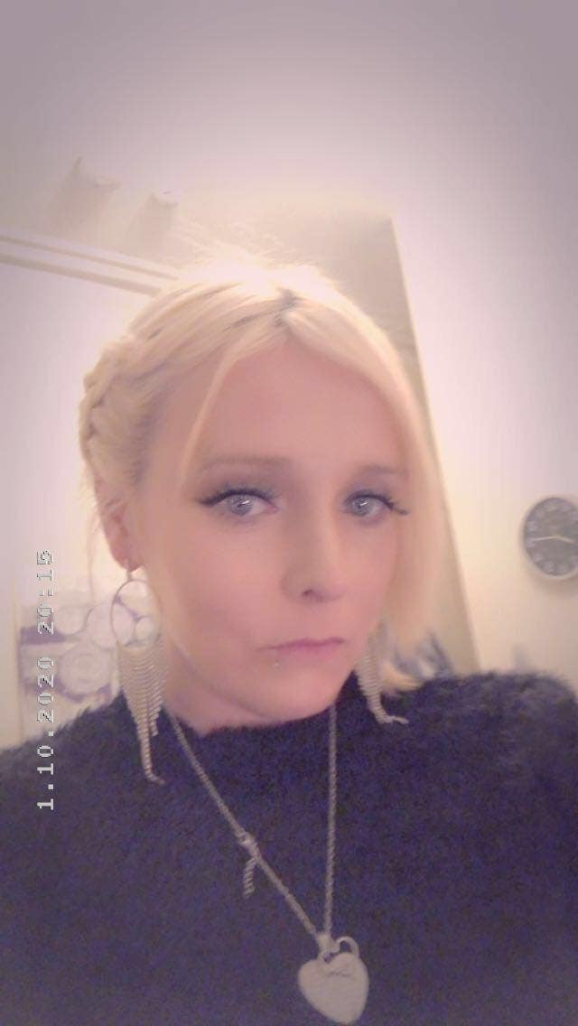 2 respectable females looking for 2 rooms I each  Main Photo