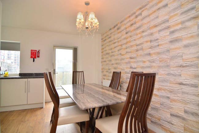 Double rooms in luxurious Flat in Bawley Court E16 Main Photo