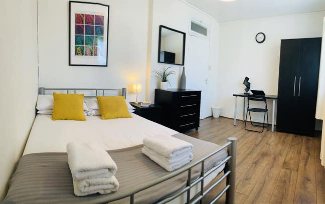 Modern Double room in Shadwel - 2min from station  Main Photo