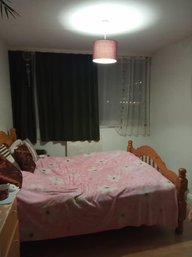 Master Bedroom, Elephant and Castle - No Deposit Main Photo