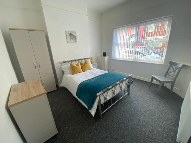 👀 ‼️Double En-Suite Room Available Soon!‼️ 👀 Main Photo