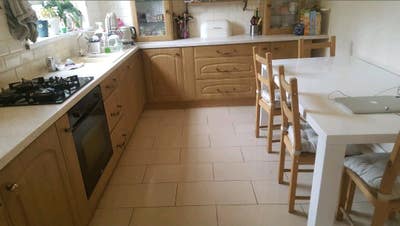      Lovely    room    for    rent  Main Photo