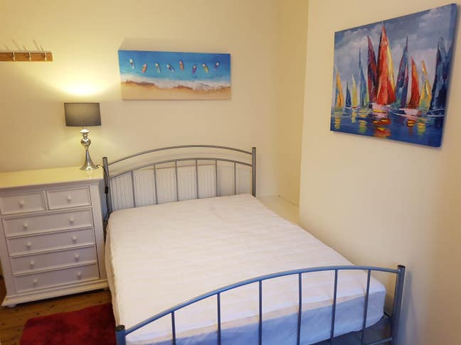 Nice en-suite double room, quiet central location Main Photo