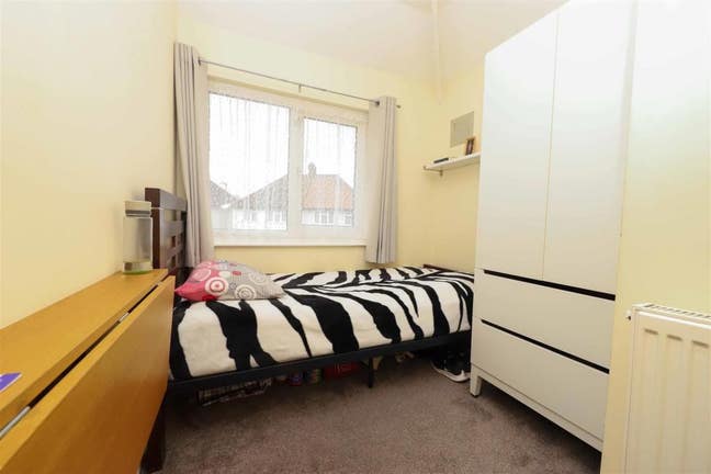 Hayes End (UB3) - Single Room Main Photo
