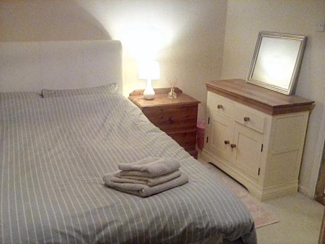 Beautiful room in Telford for a FEMALE  Main Photo