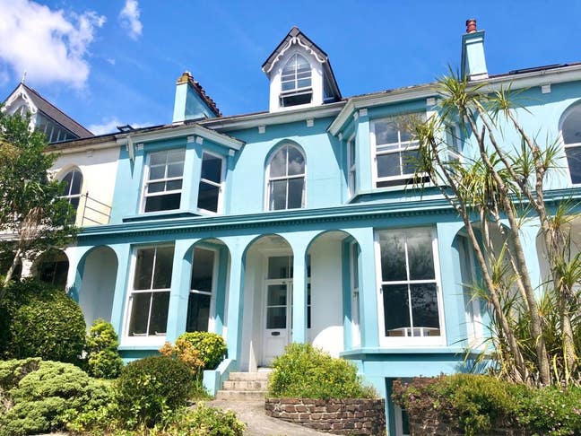  Fab Pro Share, Ensuite, Central Falmouth Main Photo
