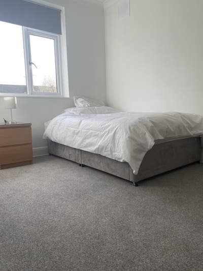 Large Double room in Weybridge Main Photo