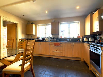 Free Gym, Jacuzzi, Sauna & Swimming Pool Main Photo