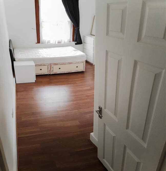 Huge double room in a modern house (5mins to tube) Main Photo