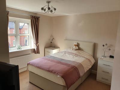 Double Room in Family Home Main Photo