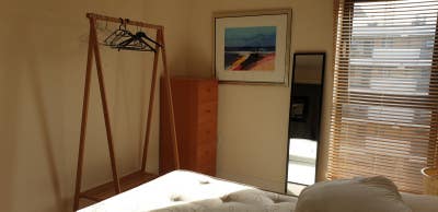 Room in lovely modern flat Main Photo
