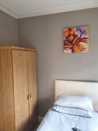 Room to let in comfortable guest house. Main Photo