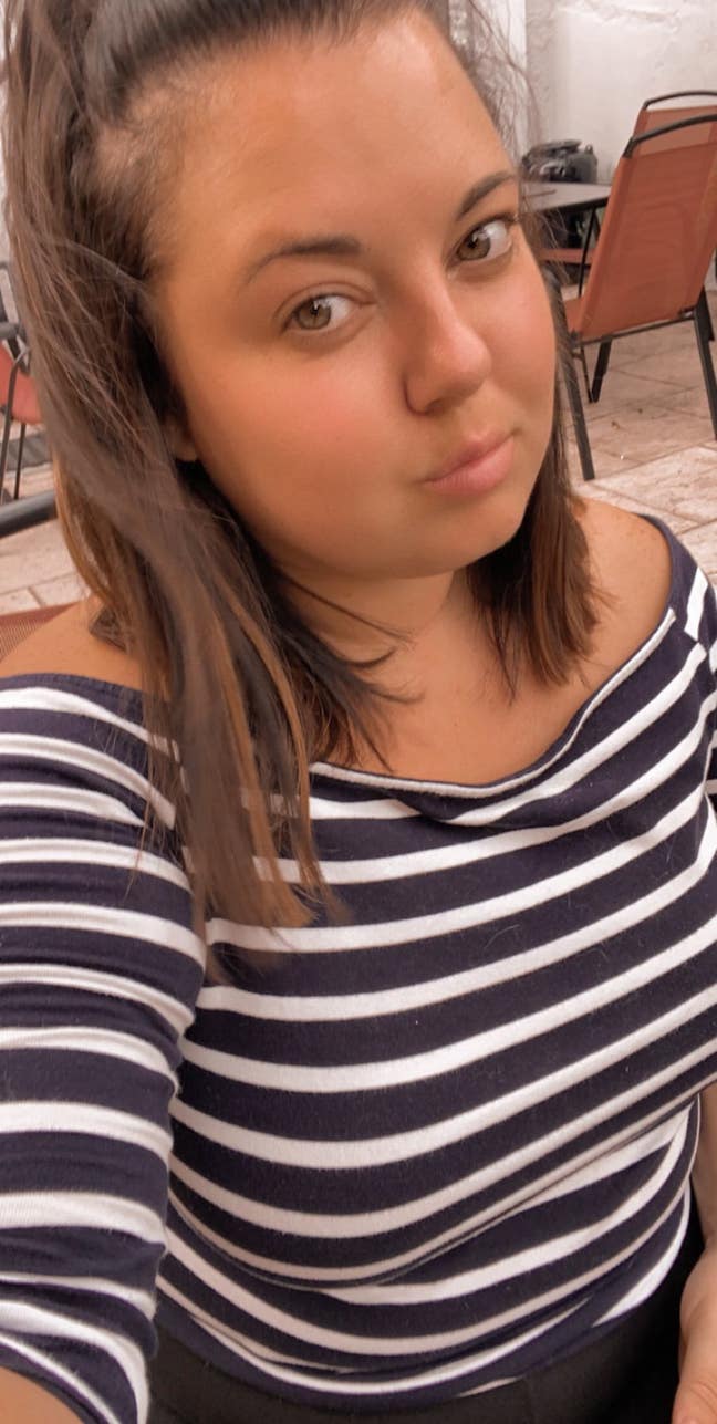 37 year old Professional female Looking for room Main Photo