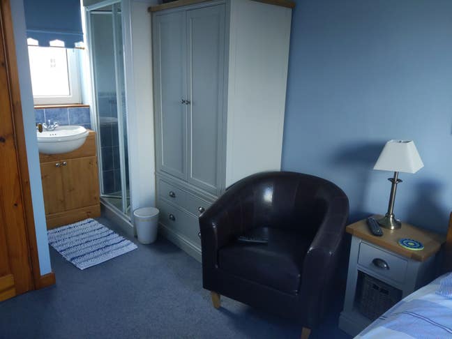 Double Room for Rent. Mon - Fri Main Photo