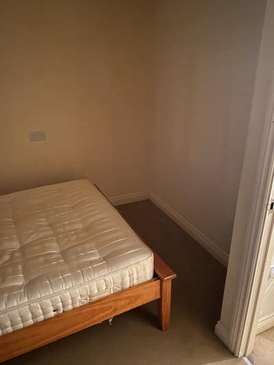 Large Double Room Main Photo