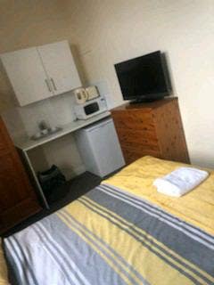 Nice Rooms to Rent with Free Internet and No Bills  Main Photo