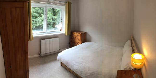 Peaceful 4 bed house with great garden! Main Photo